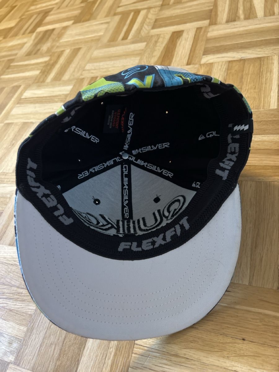 Quiksilver Altro abbigliamento per bambino: Kappe Quiksilver Flexfit M-XL – Usato da Zuchwil venduto da Commander0 1