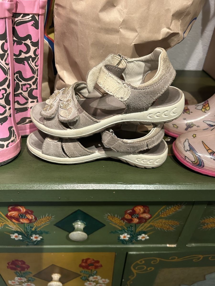 Scarpe per ragazzi: Sandale Elefanten Grösse 31 gebraucht – Usato da Dürnten venduto da Raphina01