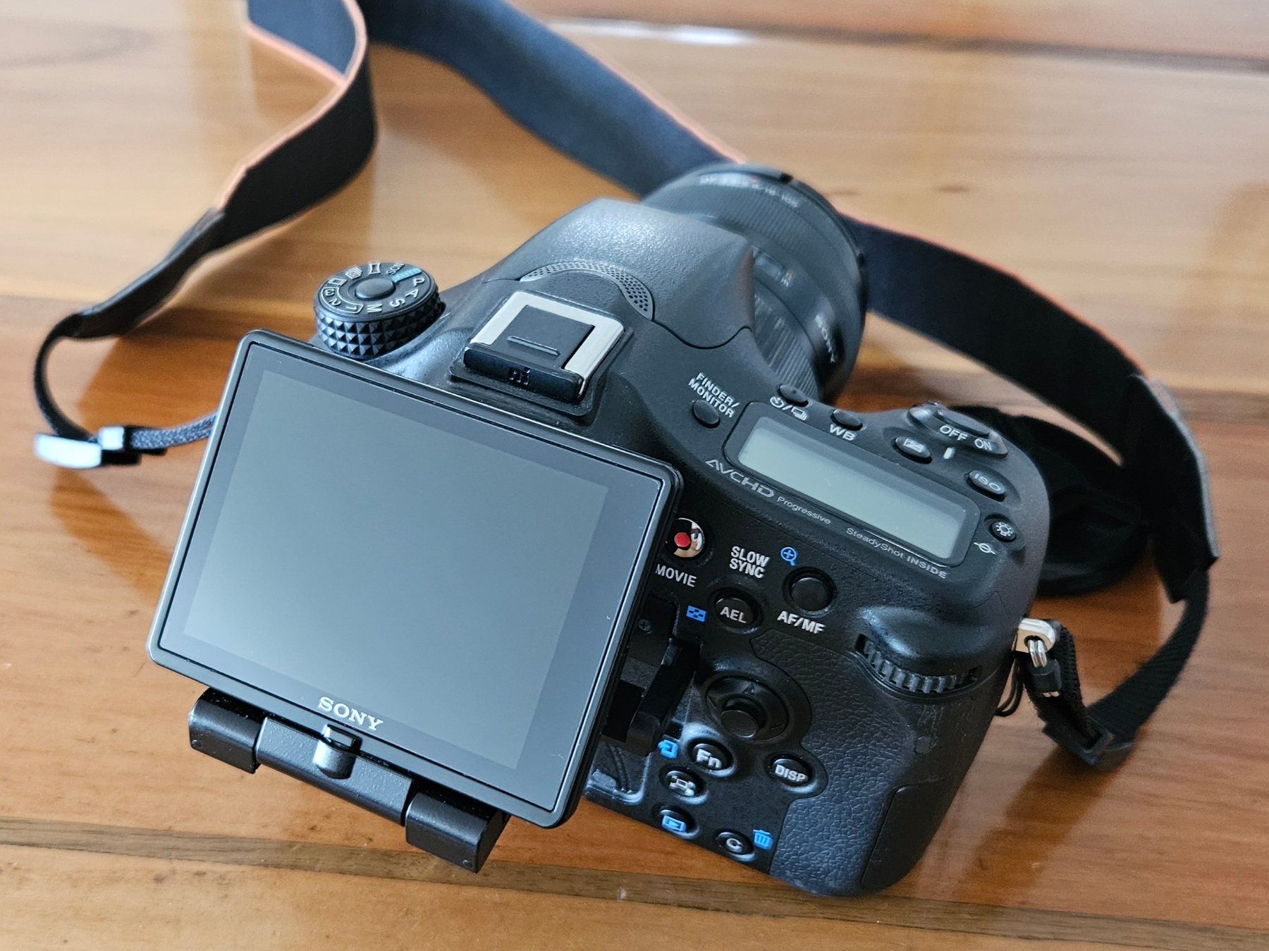 Sony Fotocamera: Sony Alpha 77ll – Usato da Männedorf venduto da Ziitglogge 1