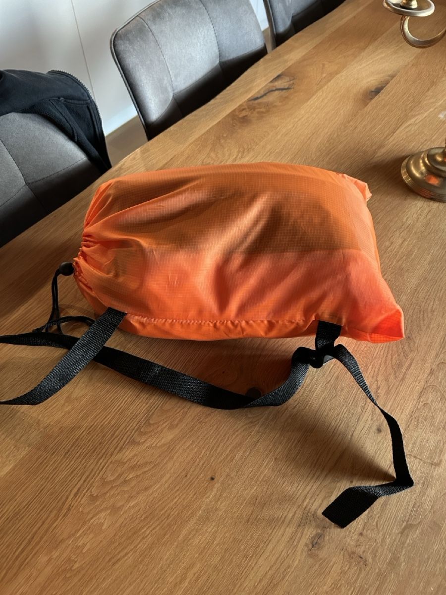 Sedie a sdraio: Luftspfa orange mit Tragegurten – Nuovo (secondo la descrizione) da Rudolfstetten venduto da BurtonBurton