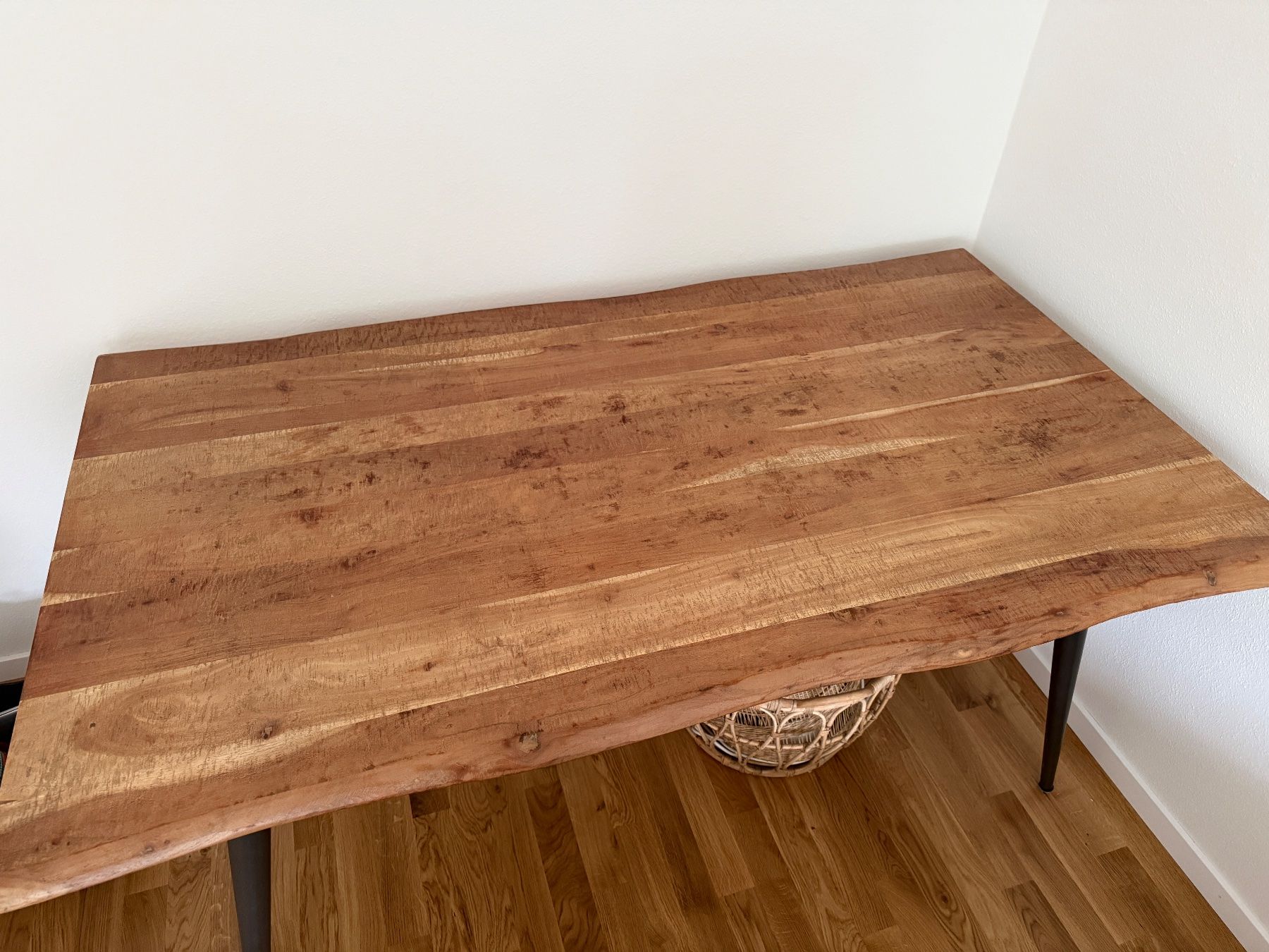 Set di tavolo e panche: Holztisch ohne Stühle – Usato da Luzern venduto da AlinaPa 6