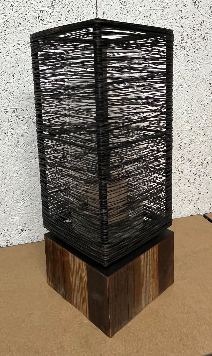Lanterne: Laterne/Windlicht rustical: Eisen auf Holzsockel, 54 cm – Usato da Kloten venduto da SANTALA23 3