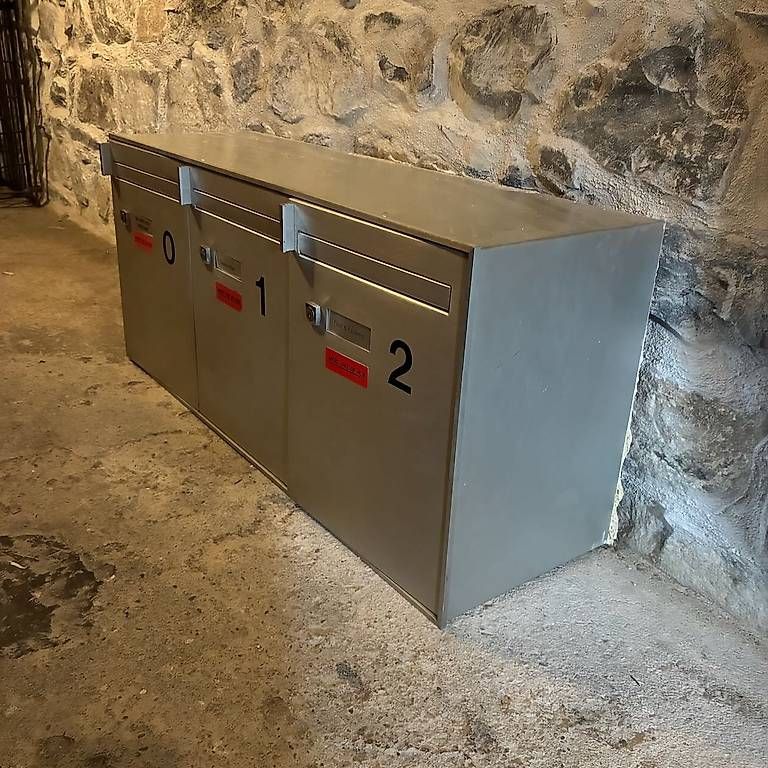 Cassettiere: Boîtes à lettres triple, aluminium  – Usato da La Tour-de-Peilz venduto da Cepi2