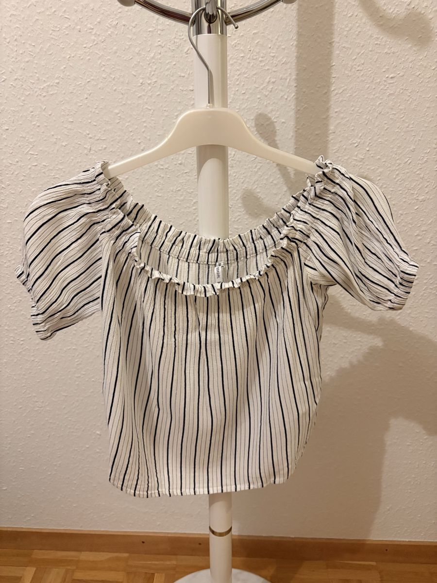 Bershka Top: Haut d'été rayé Bershka – Usato da Chêne-Bougeries venduto da bru_bs9n