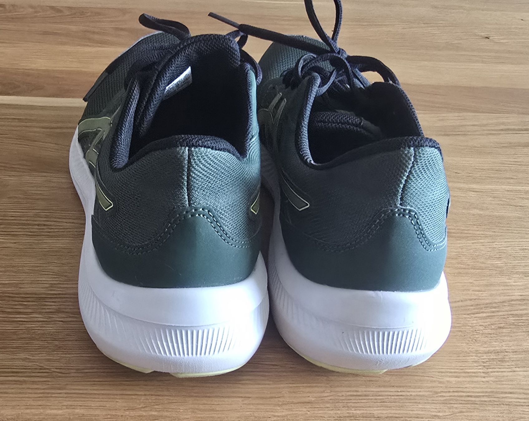 Asics Scarpe da uomo: Asics Gel Contend 9 Grösse 44.5 – Nuovo (secondo la descrizione) da HORN venduto da Beat2fast4you 1