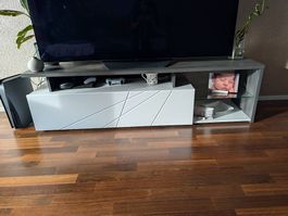 Sideboard 170x40x46,5 cm (L x B x H).