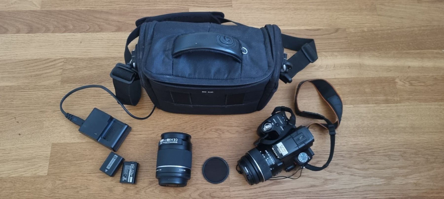 Sony Kamera: Sony @55 Kamera mit Tasche und Stativ – Gebraucht aus Ebikon von Meierbaey