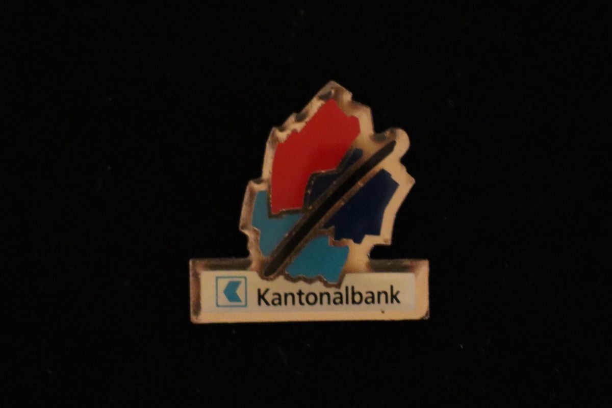 Plaketten & Abzeichen: Kantonalbank PIN – Gebraucht aus Ottenbach von siiinnaa_77