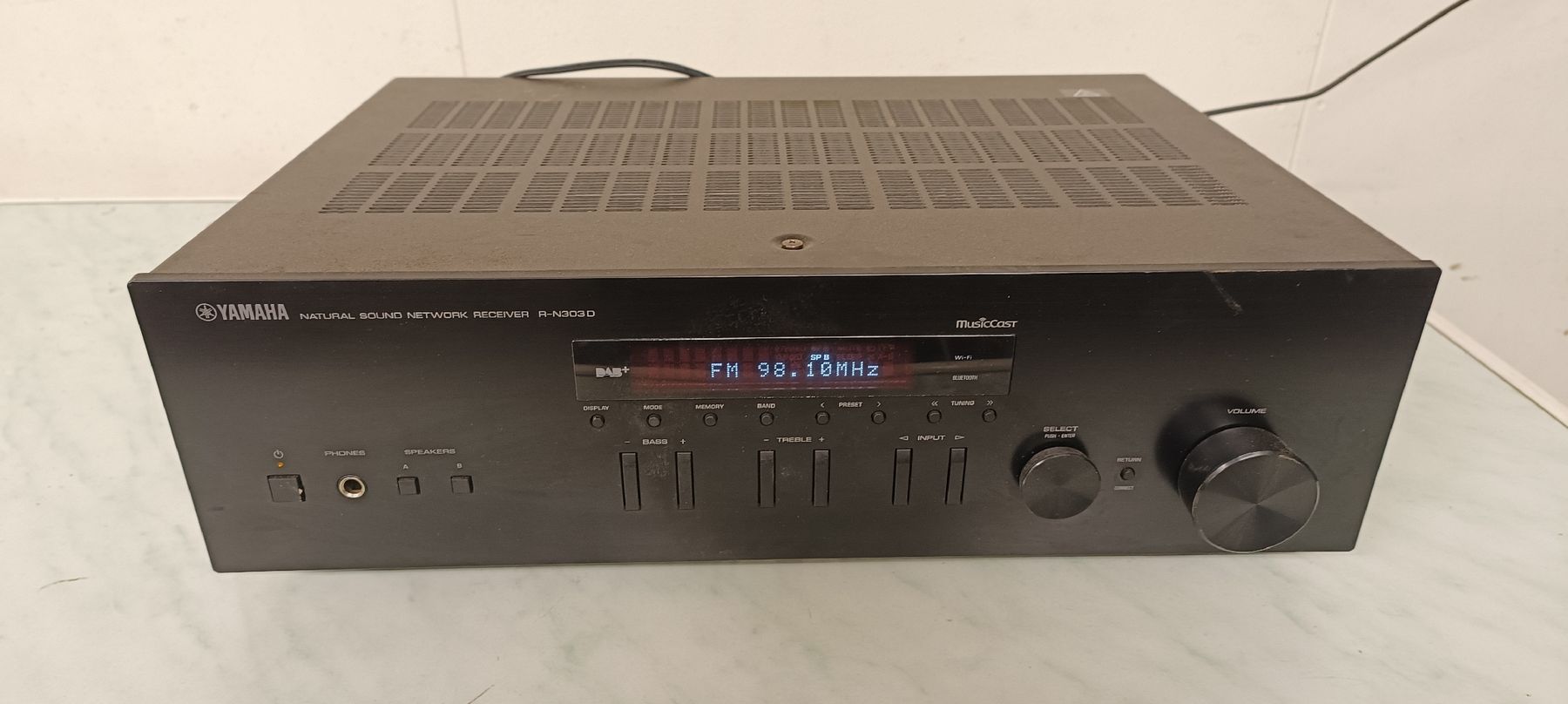 Yamaha Lettore multimediale & Streamer: Yamaha R-N303D   – Usato da Pfäffikon ZH venduto da K-V-M