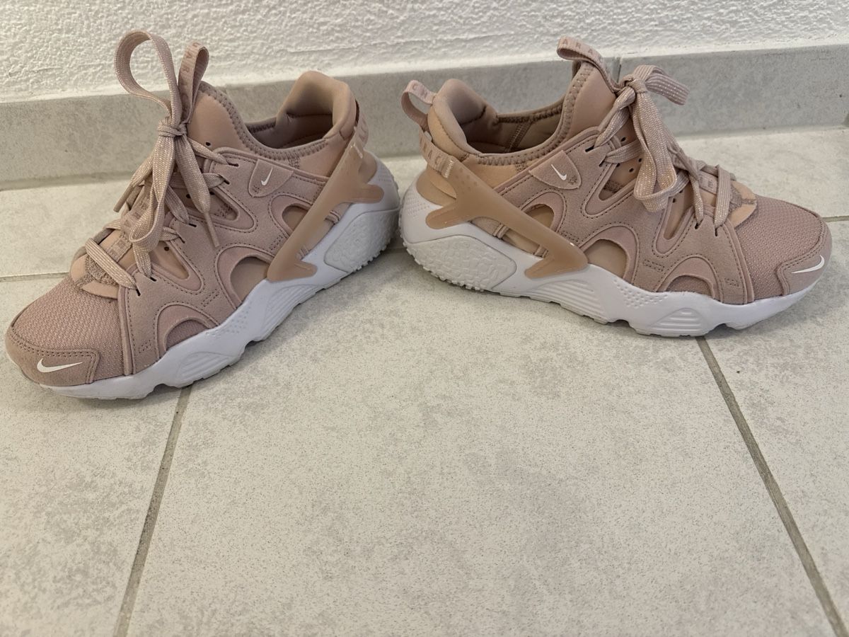 Nike Scarpe da donna: Nike Air Huarache – Nuovo (secondo la descrizione) da rotkreuz venduto da tijana0504 2
