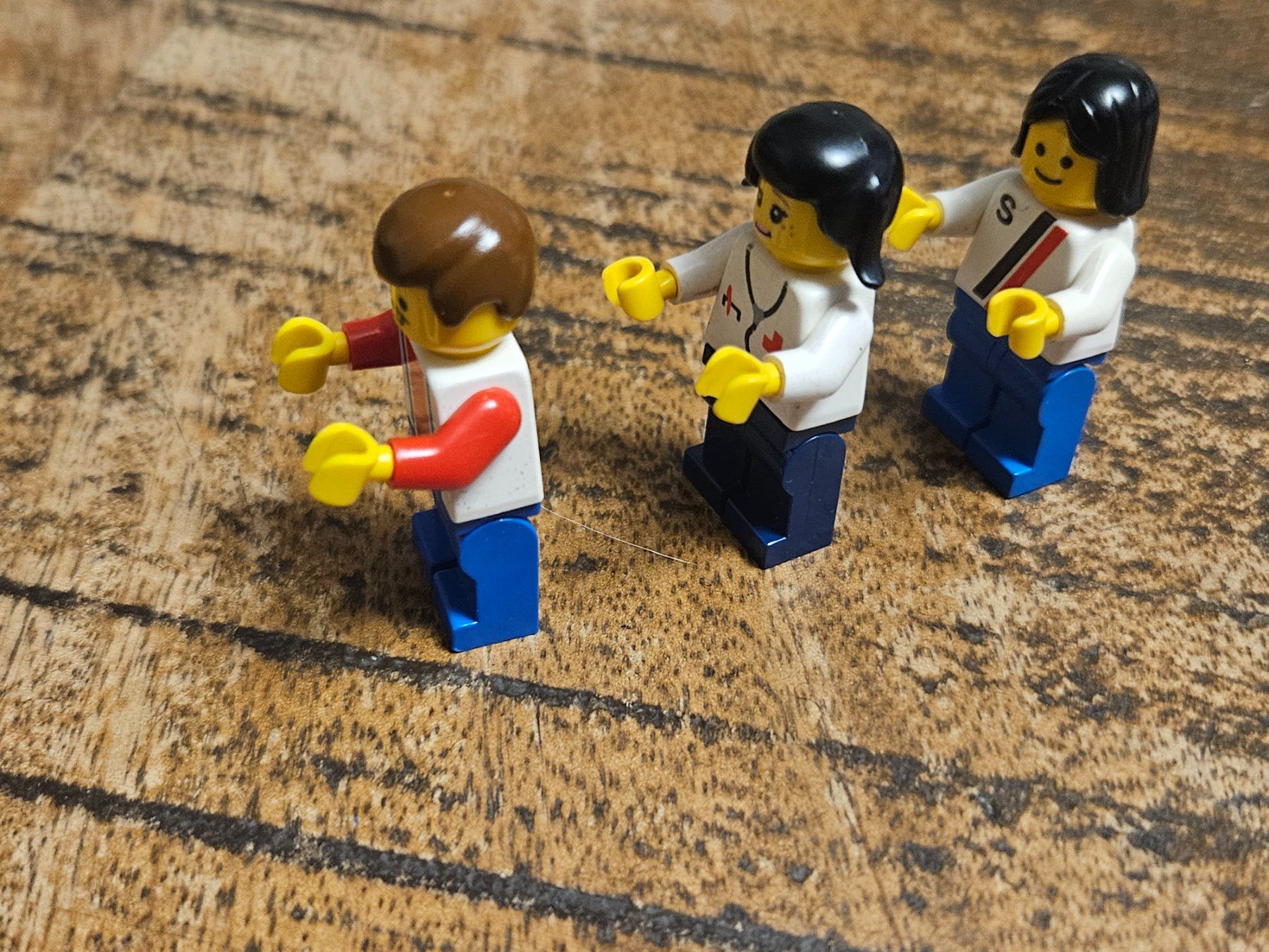 Lego Kit di costruzioni: lego lot de 3 figurines – Usato da Confignon venduto da Ecrofigs 2