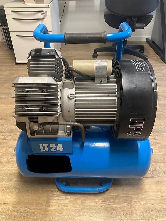 Compressori: Kompressor 220V, 2 Zylinder, 24 Lt. – Usato da Uzwil venduto da Jimmy1971