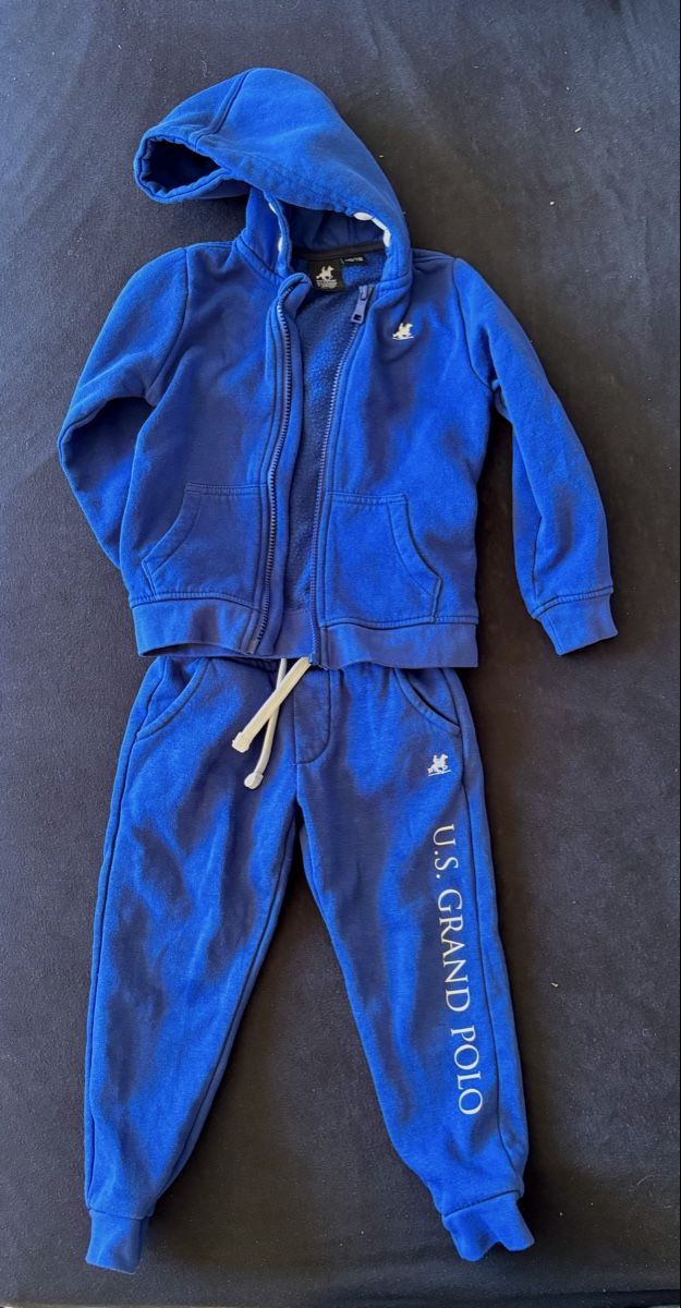 Lotti & Set di vestiti: Kids Clothes Bundle size 110 – Usato da Bonstetten venduto da O.Bond 1