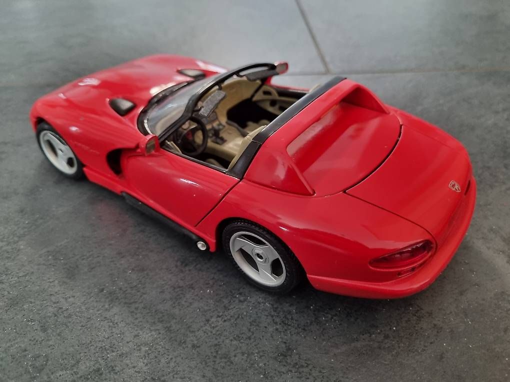 Modellini d'auto: Dodge Viper RT/10 1:18 Burago – Usato da Münchenbuchsee venduto da Sape1 1