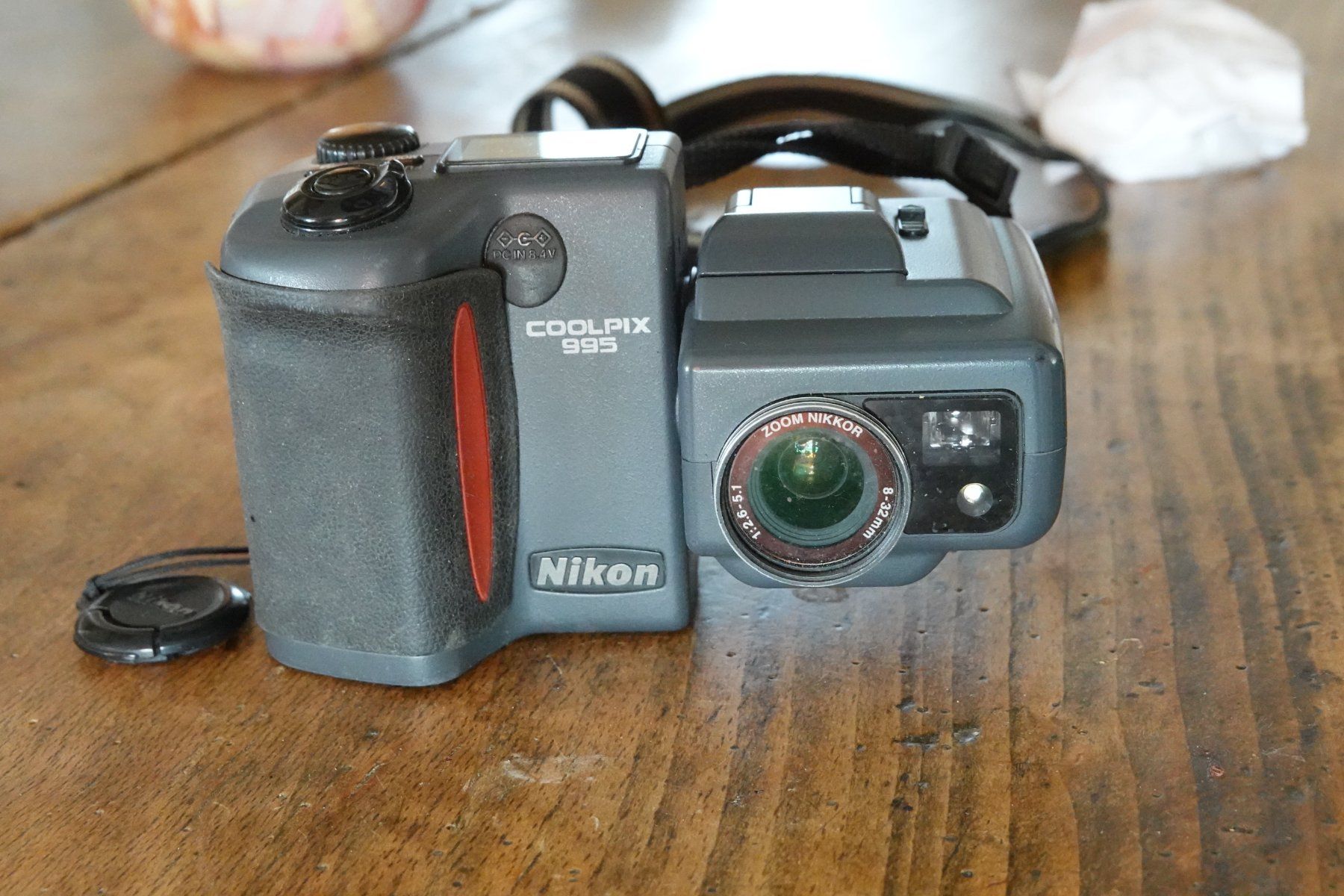 Nikon Fotocamera: Nikon Coolpix 995 – Usato da Zürich venduto da korunar