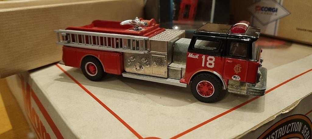 Modellini d'auto: Corgi Feuerwehr – Usato da Landquart venduto da Predi91 2