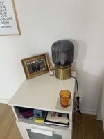 Weiss Nachttischchen mit Schublade — super Zustand!