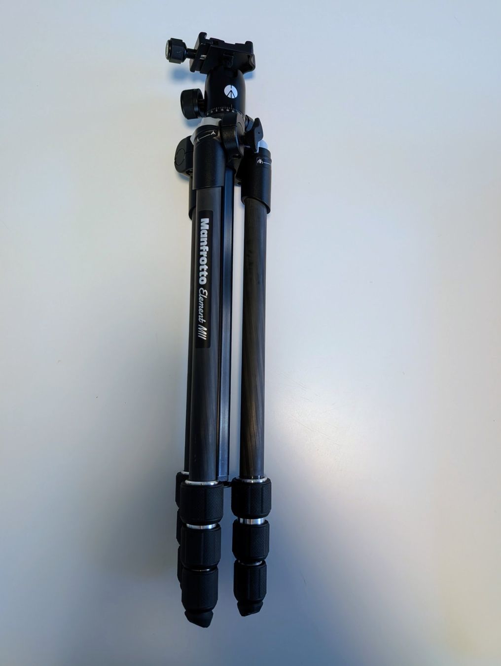 Manfrotto Trépieds & Accessoires: Manfrotto Element MII Carbon Tripod with Bluetooth Remote – D'occasion à Zürich par bobighorus