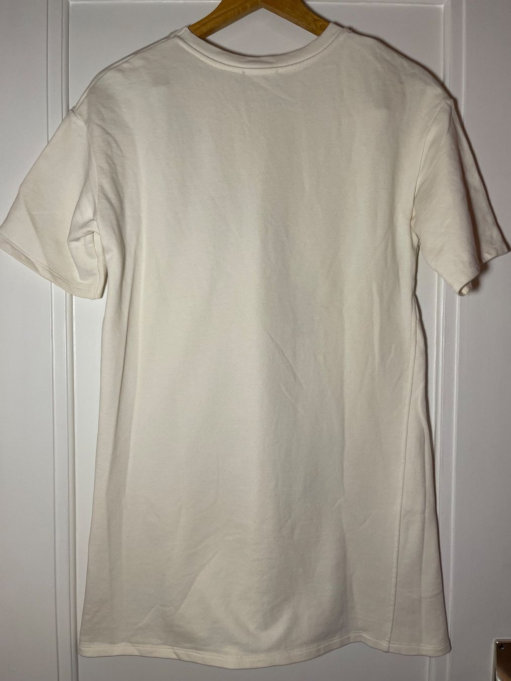 Zara Vestiti: Robe t-shirt avec patch – Usato da Territet venduto da Estelle_elletsE 1