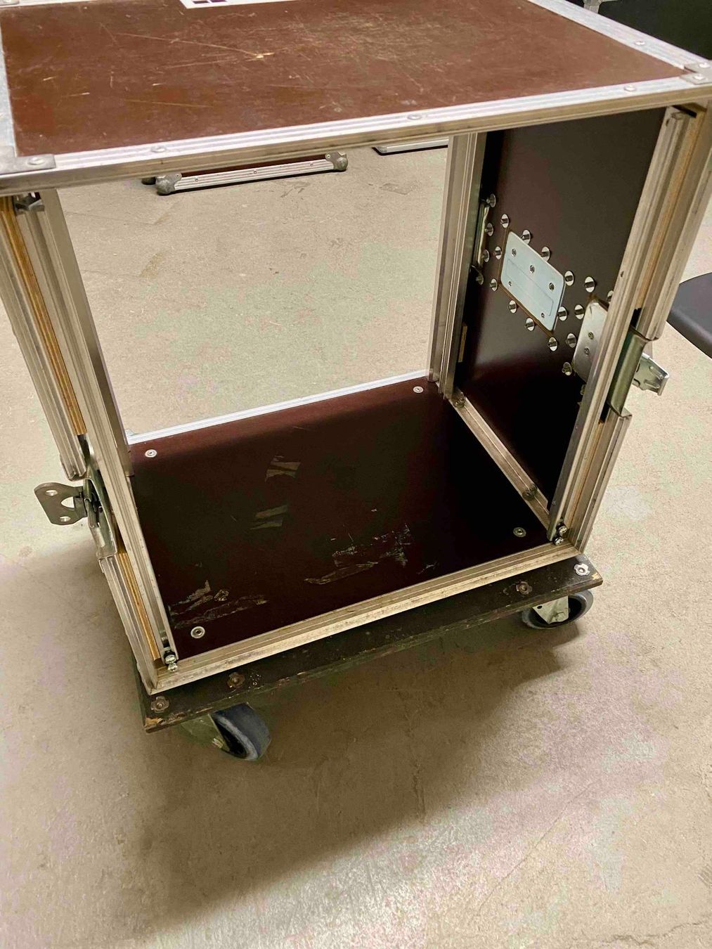 Strumenti musicali: Case ca.12HE inkl. Transportrollen – Usato da Niedergösgen venduto da muellebj 2