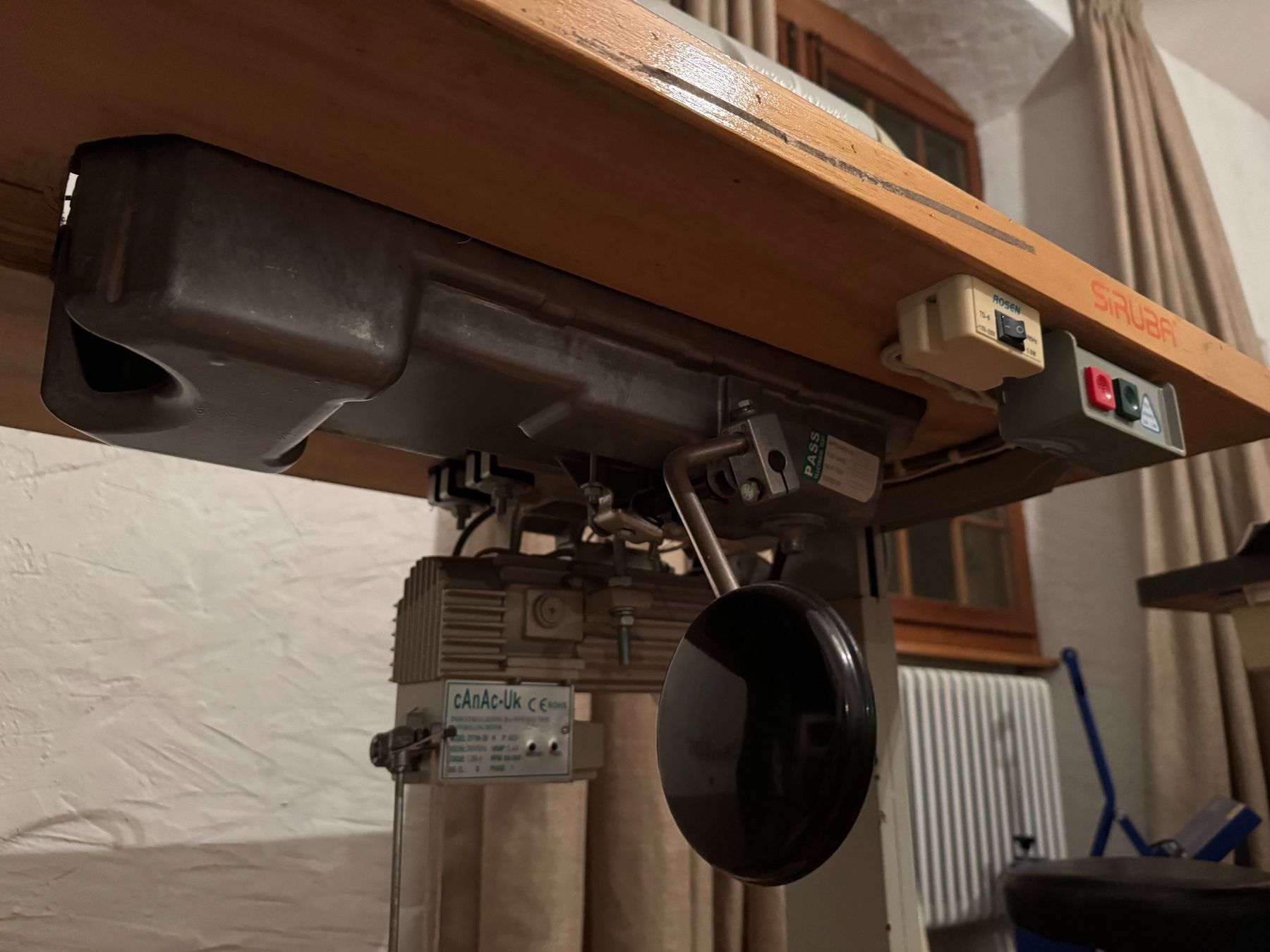 Macchine da cucire: Machine à coudre industrielle – Usato da Perroy venduto da lul_68fh 3