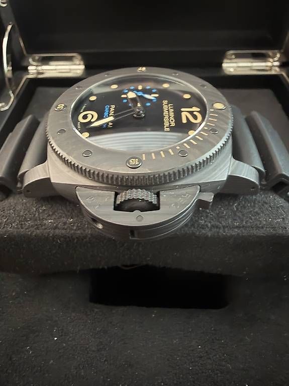 Panerai Orologi: Panerai Luminor Submersibel Carbotech – Usato da Zürich venduto da timeio 4