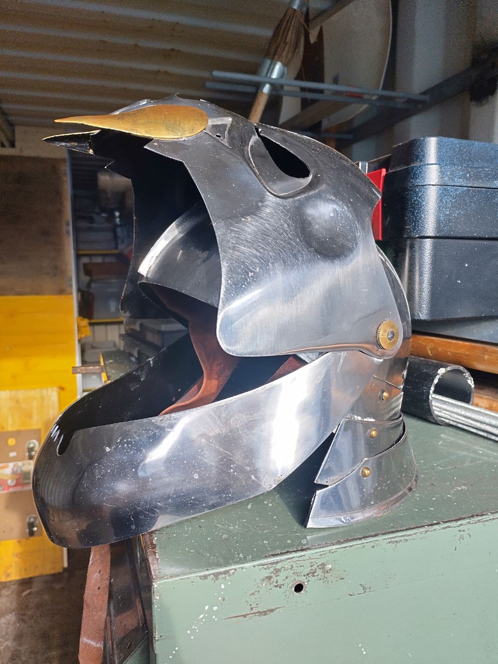 Abiti antichi: Ritterhelm Gladiatorenhelm – Usato da Sirnach venduto da rol_9bnp