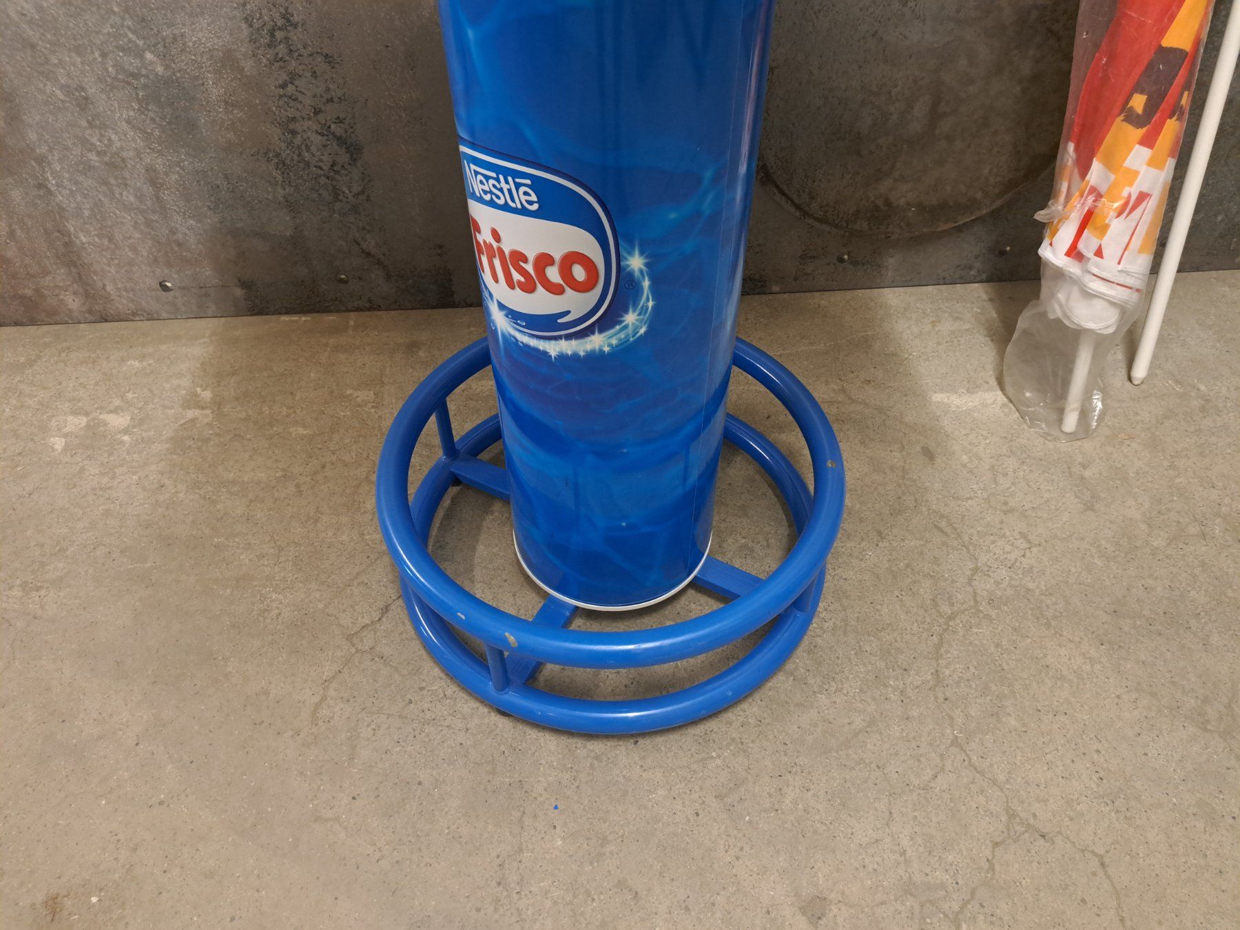 Tavoli: Stehtisch mit Sonnenschirm Gartentisch Frisco – Usato da Belp venduto da deal-now 2