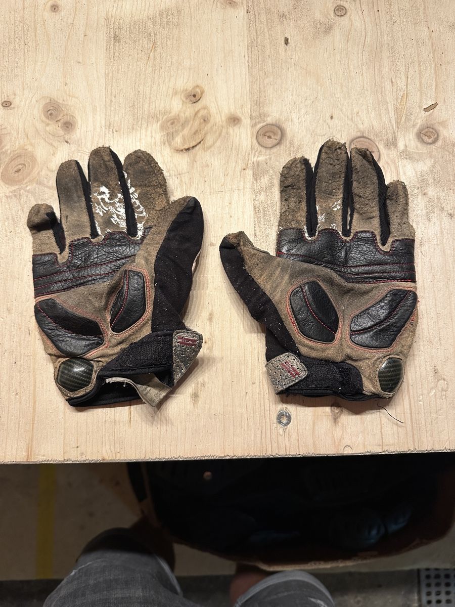 Altri accessori da uomo: Specialized Motorradhandschuhe Herren L Gebraucht – Usato da St. Gallenkappel venduto da mik_7tw2 1