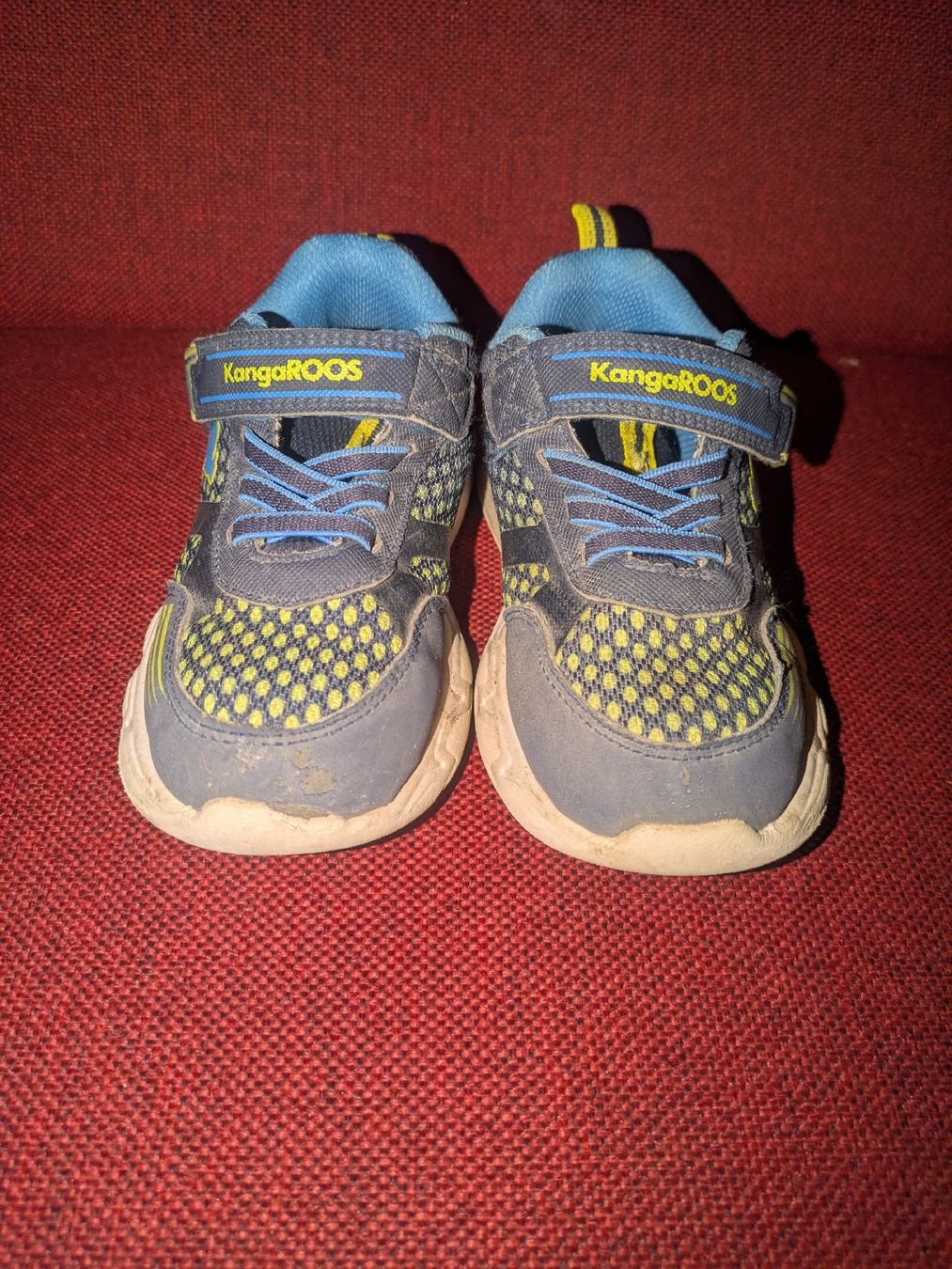 Scarpe per ragazzi: Sneaker mit licht (KangaRoos), Gr. 28 – Usato da Winterthur venduto da PMeyja03