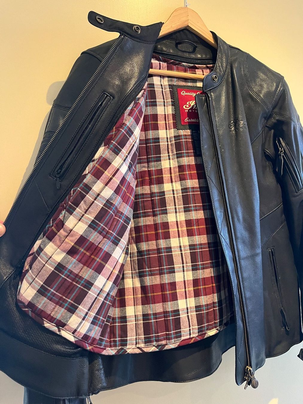 Indian Motorcycle Giacche: Indian Motorcycle Damen Lederjacke S – Nuovo e nell'imballaggio originale da Stüsslingen venduto da Seeed 1