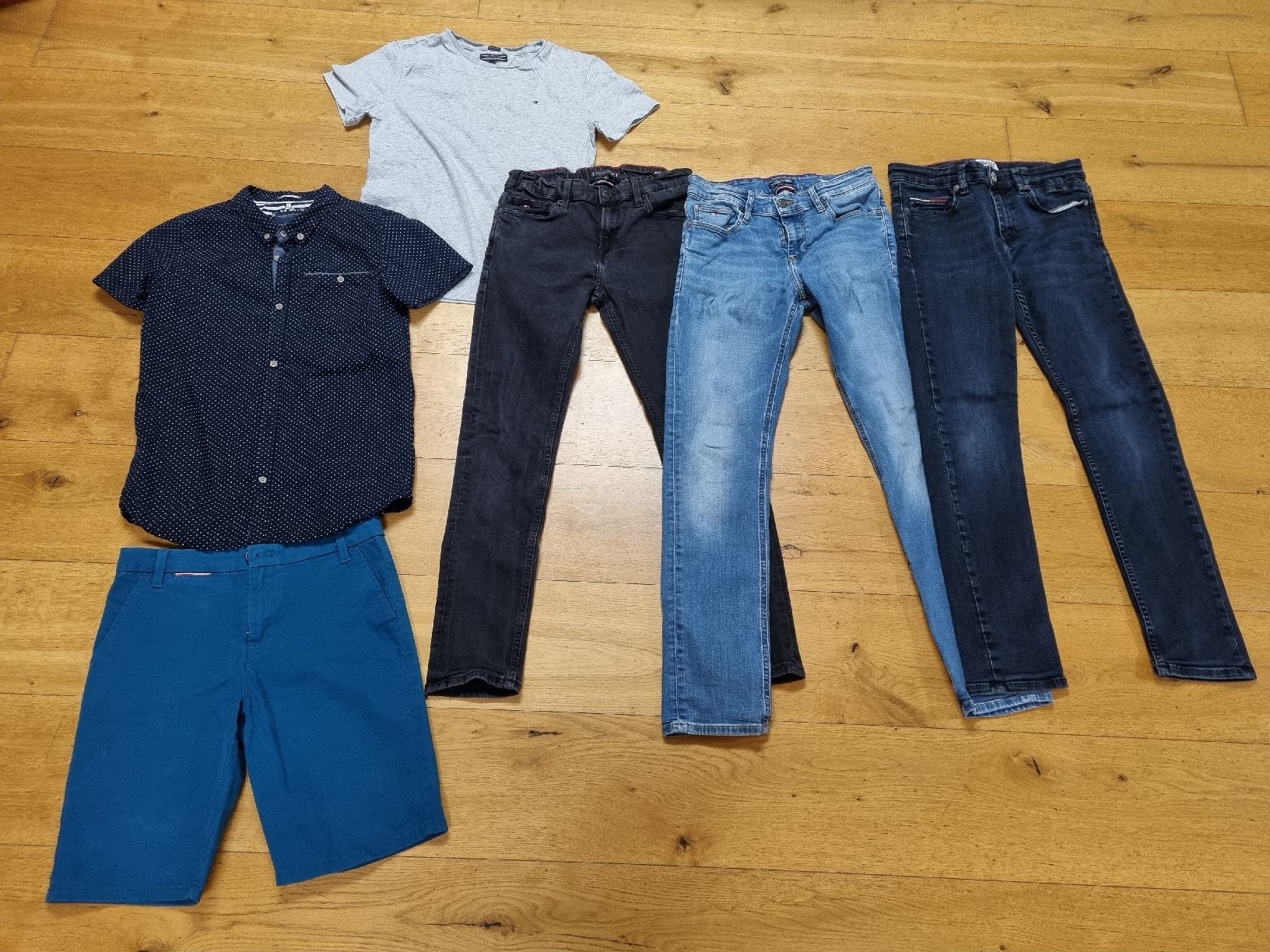 Tommy Hilfiger Kleiderpakete & -sets: Set Tommy Hilfiger Gr 164 top – Gebraucht aus Hettlingen von Lukasbutz