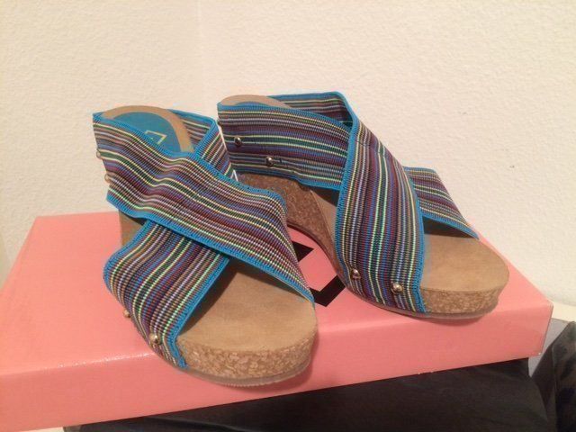 Scarpe da donna: Bequeme Sommer Schuhe Gr.36 – Nuovo (secondo la descrizione) da Stäfa venduto da Exclusive0 1