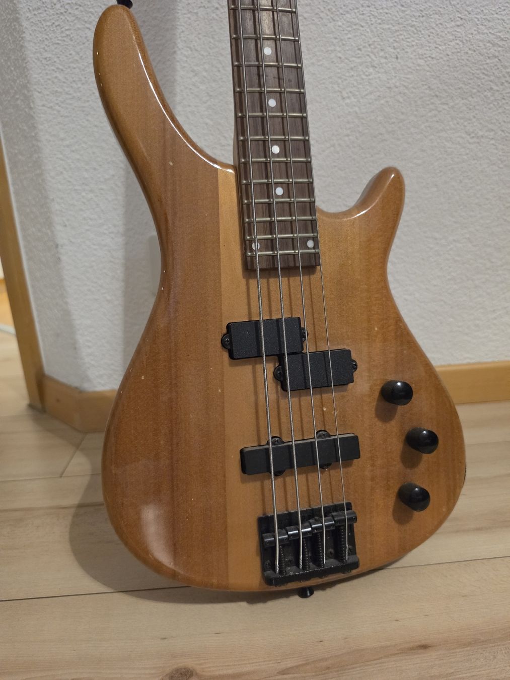 Strumenti musicali: Bass Gitarre Stagg – Usato da Schuepfheim venduto da Guttime 2