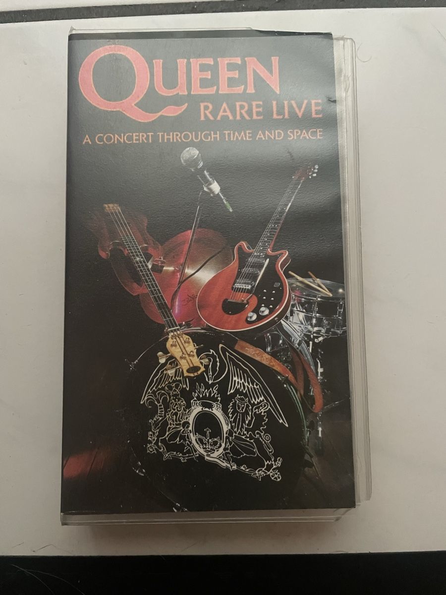 Tutti i VHS: VHS Queen Rare Live A Concert Through Time And Space – Usato da Grenchen venduto da sabi.sk92