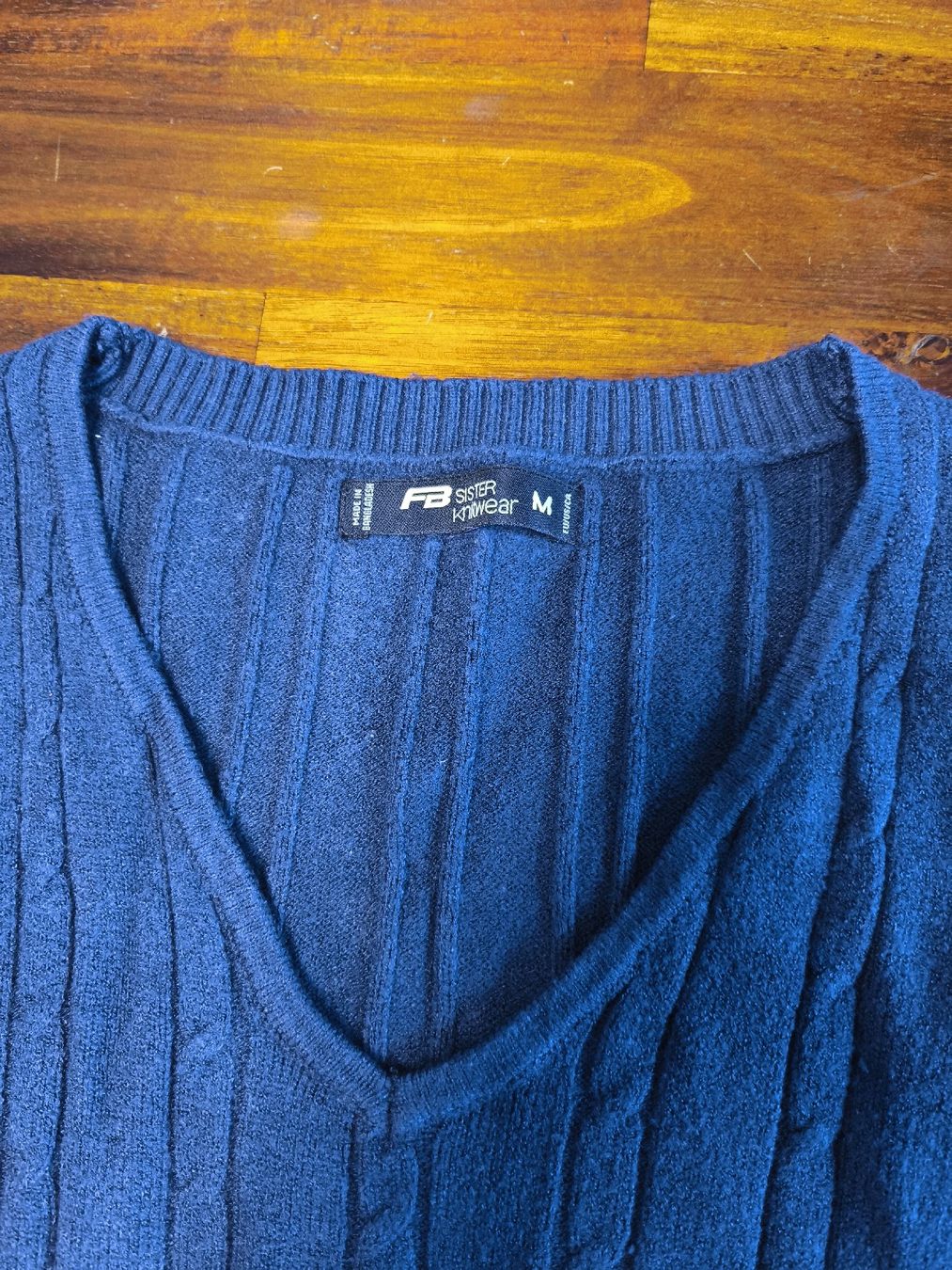 Maglioni & Felpe: Blauer FB Sister Pullover mit V-Ausschnitt, Grösse M – Usato da Wohlen AG venduto da art_9qvl 1