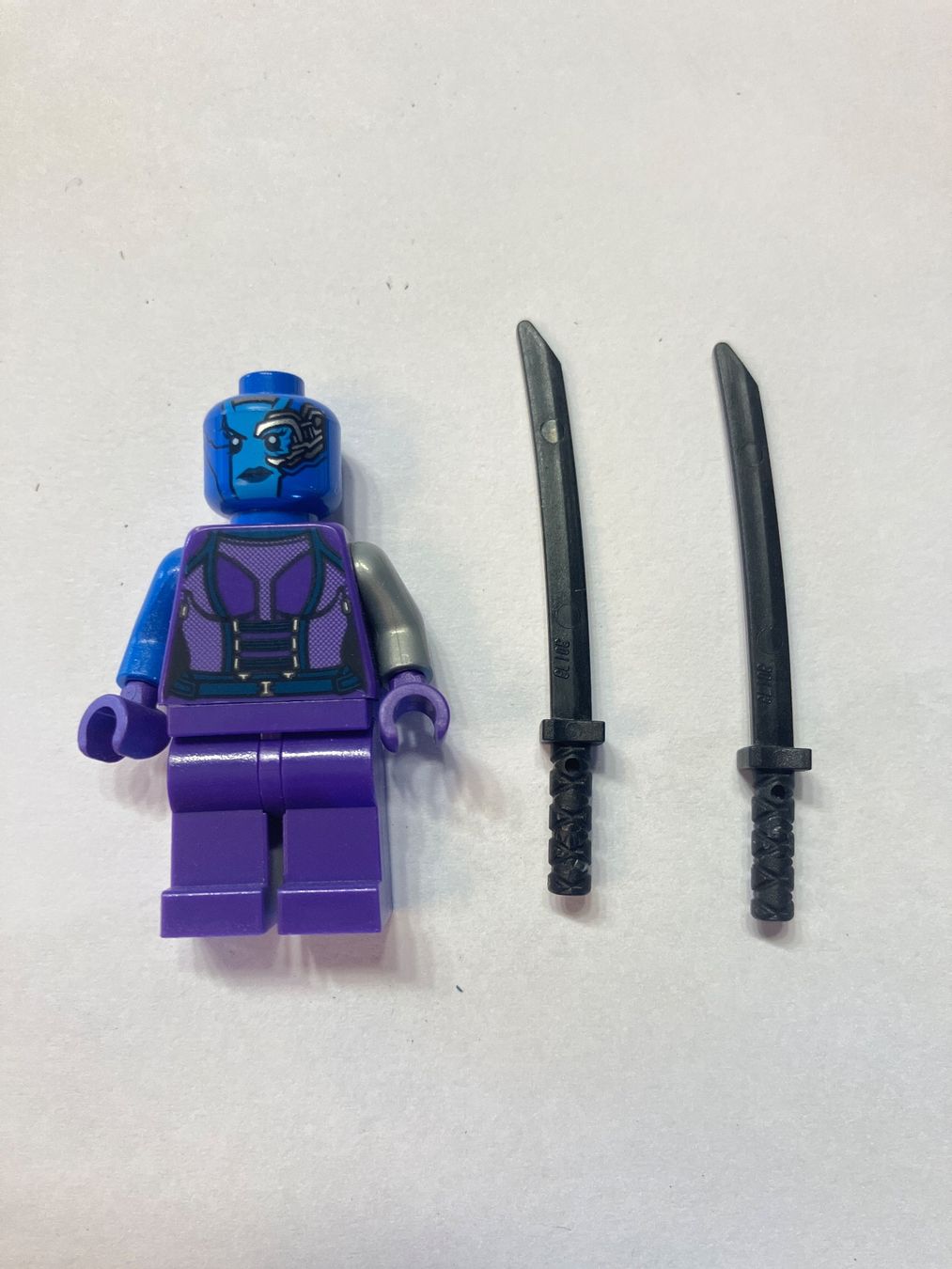 Lego Kit di costruzioni: LEGO Figur: Nebula mit Schwertern - Superhelden Spass! – Nuovo (secondo la descrizione) da Schaffhausen venduto da Zappelfry