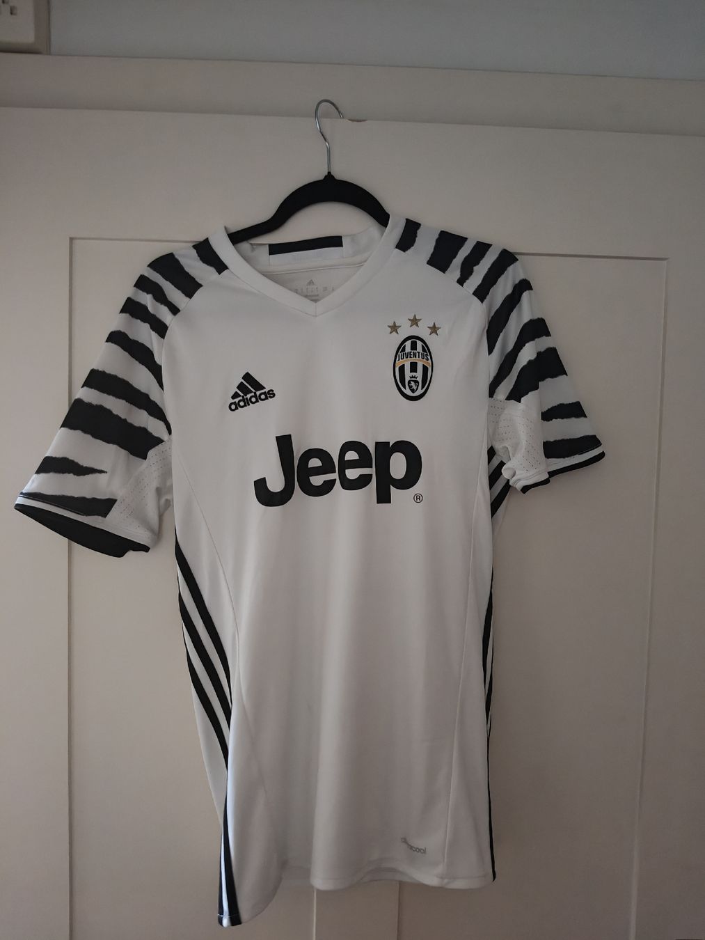 Adidas Leibchen & Hosen: Juventus 3rd Kit Saison 16/17 – Neu (gemäss Beschreibung) aus Weinfelden von FredWid