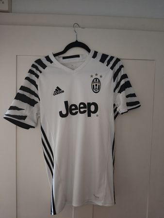 Juventus 3rd Kit Saison 16/17