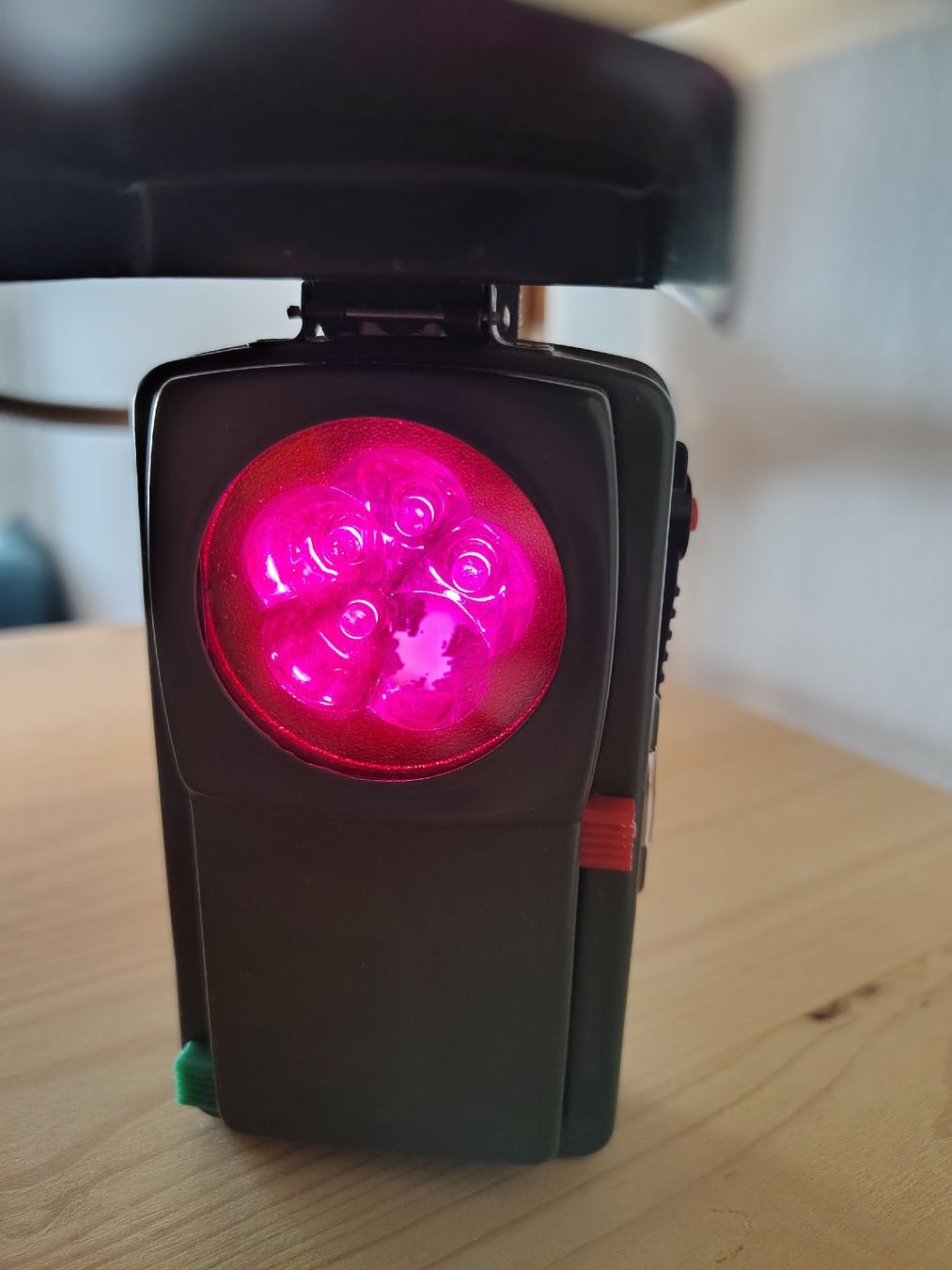 Schweizer Armee Lampade: Schweizer Armee Lampe, Militärtaschenlampe – Usato da Olten venduto da Kaffeekanne02 4