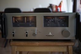 Mitsubishi DA-F10 high-end analog AM/FM stereo tuner