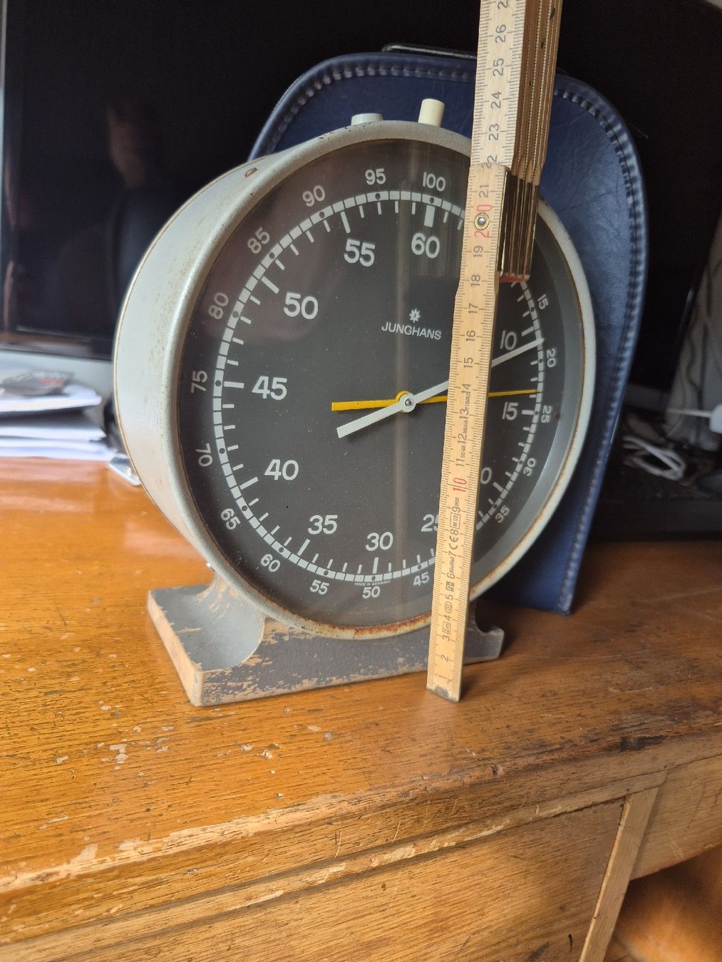 Junghans Uhren: Junghans Stoppuhr mit Hülle Durchmesser 18cm. – Defekt aus Romanshorn von har_ymq5 2