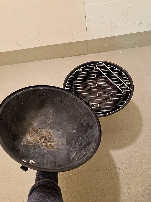 Griglie: Kugelgrill + Holzkohle 3kg – Usato da Uetikon am See venduto da Josip.Marjanovic