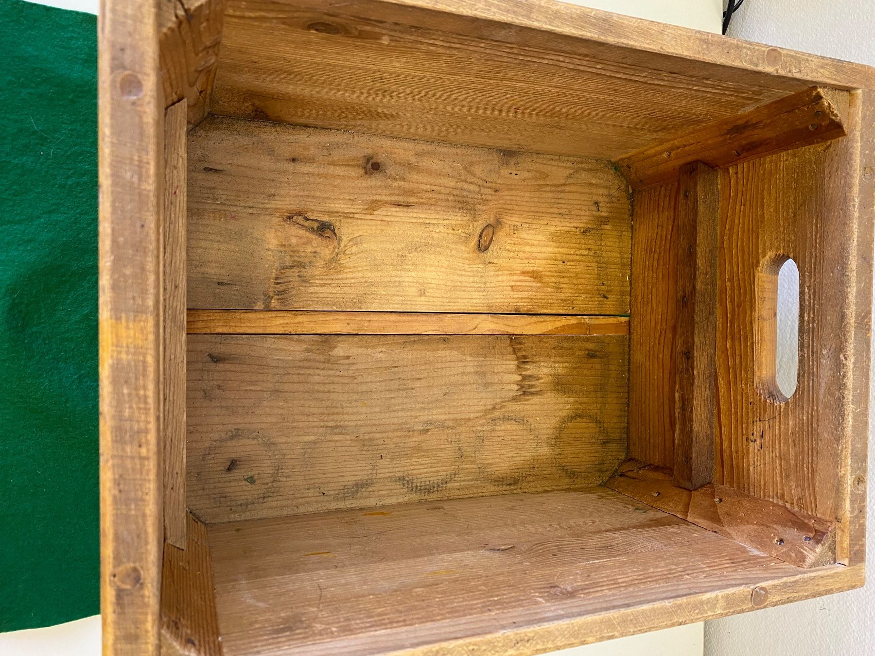 Wein- & Bierkisten: Antike Feldschlösschen Bierkiste/Holz – Gebraucht aus Utzigen von Lasagne99 2