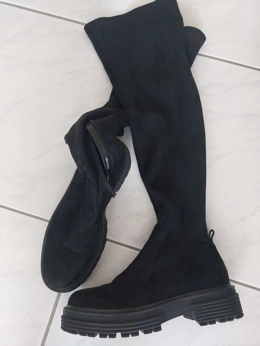 Scarpe da donna: Overknee-Stiefel schwarz – Usato da Oberentfelden venduto da Ski01