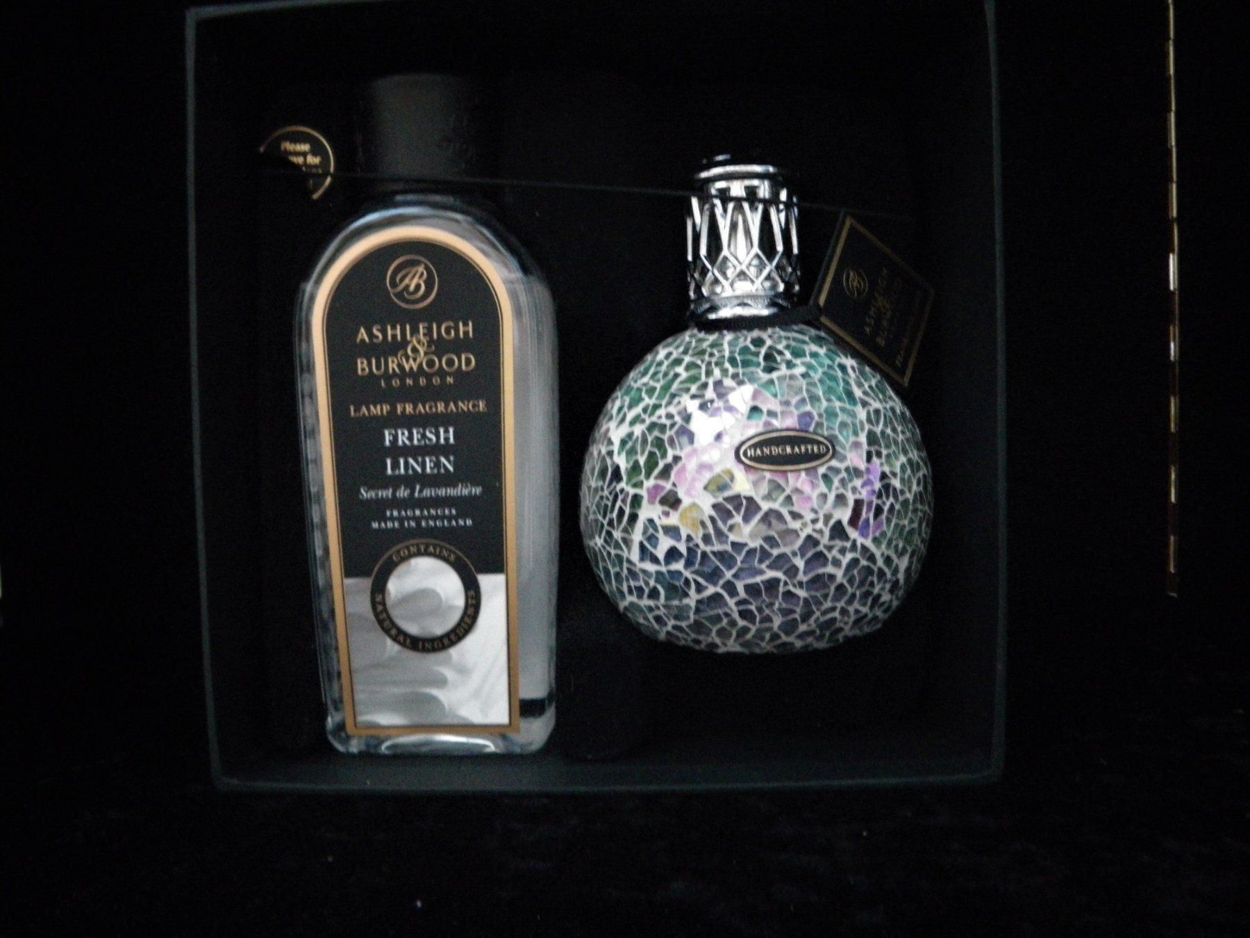 Diffusori di oli essenziali: ASHLEIGH BURWOOD Duftlampen-Geschenkset – Nuovo e nell'imballaggio originale da Reinach BL venduto da Annodomini