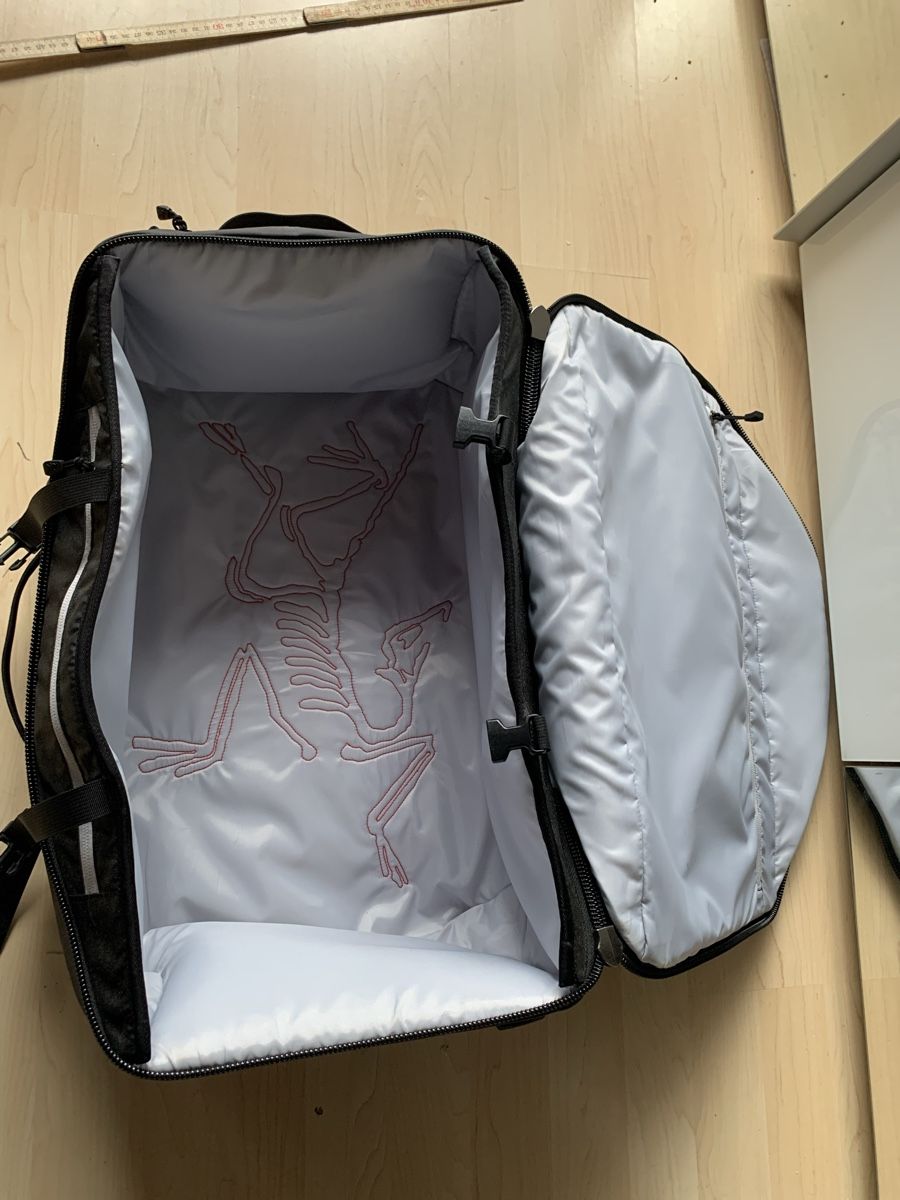 Taschen: Arcteryx Reisetasche Rücksack – Gebraucht aus Niederwangen BE von  4
