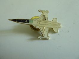 Pin mit USAF Militärflugzeug