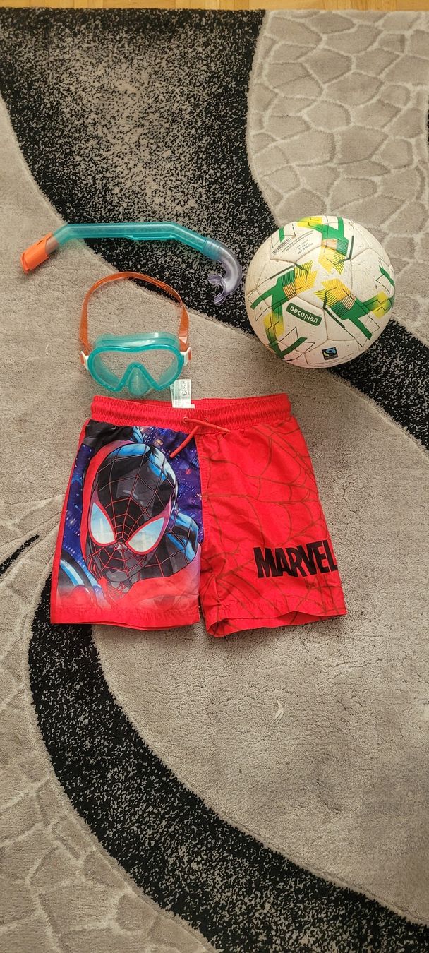 Salvagente:  2Bouée bébé ,servette microfibre, sandale t23,2 casqutte  – Nuovo (secondo la descrizione) da Vevey venduto da obi_n8zc 9