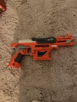 Spielzeugpistole Nerf Accustrike Falconfire gebraucht